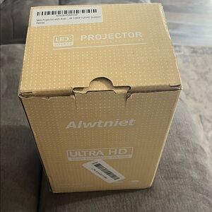 Alwtniet Ultra HD Projector